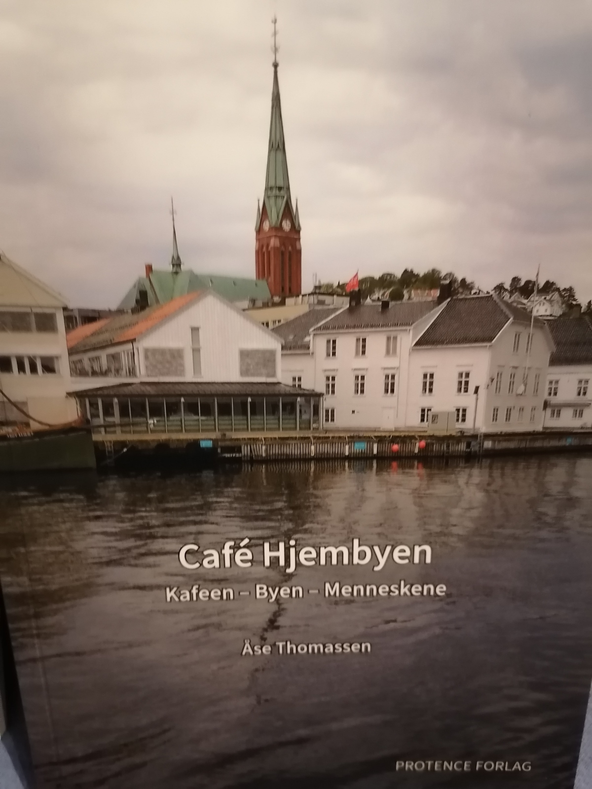 Lansering og foredrag med utgangspunkt i “Cafe Hjembyen” på Arendal Bibliotek